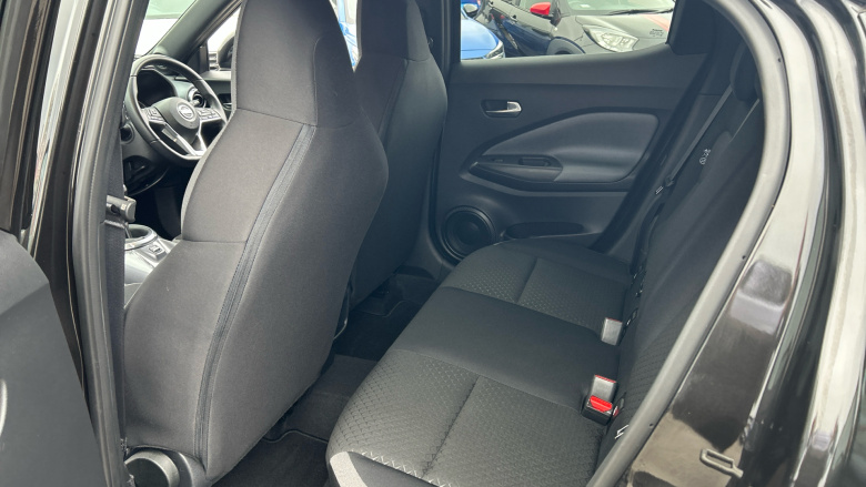 Nissan Juke 1.0 DiG-T 114 N-Connecta 5dr Petrol Hatchback